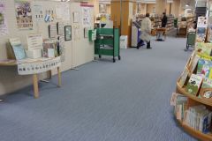 旭川中央図書館タイルカーペット